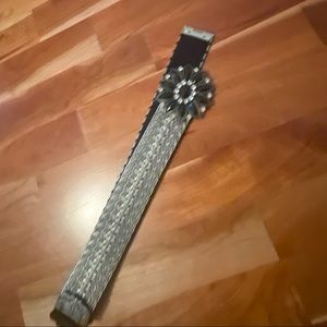 Cache silver metal belt